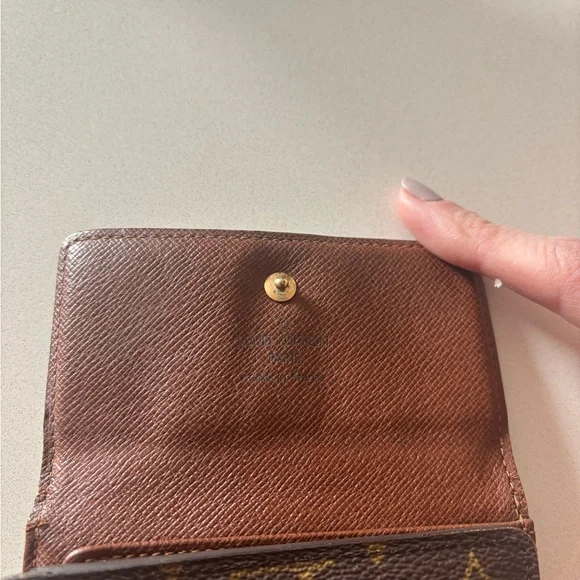 Louis Vuitton Monogram Elise Trifold Wallet in Brown and Gold - Picture 3 of 9